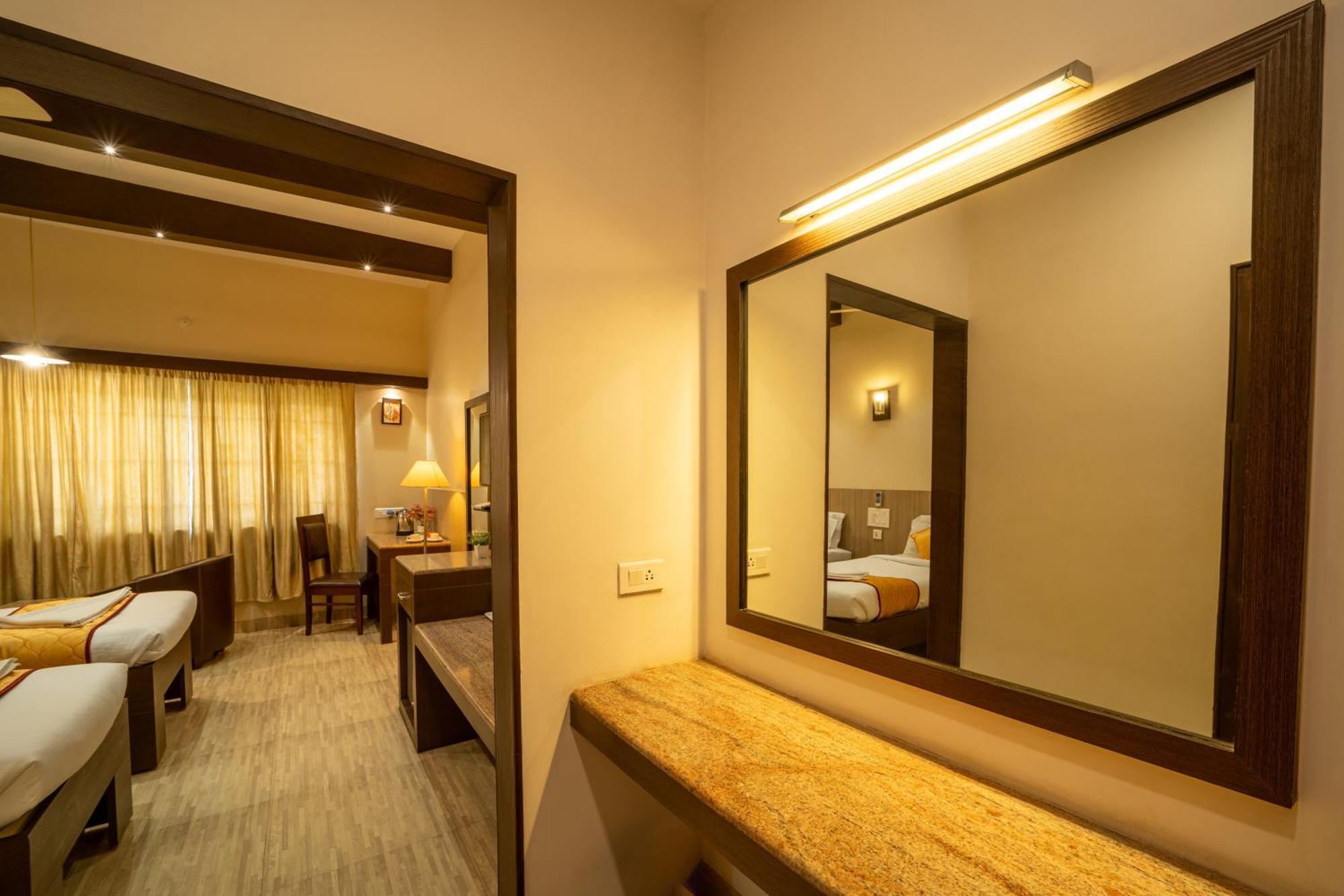 Yagappa Residency Hotel Thanjavur ภายนอก รูปภาพ